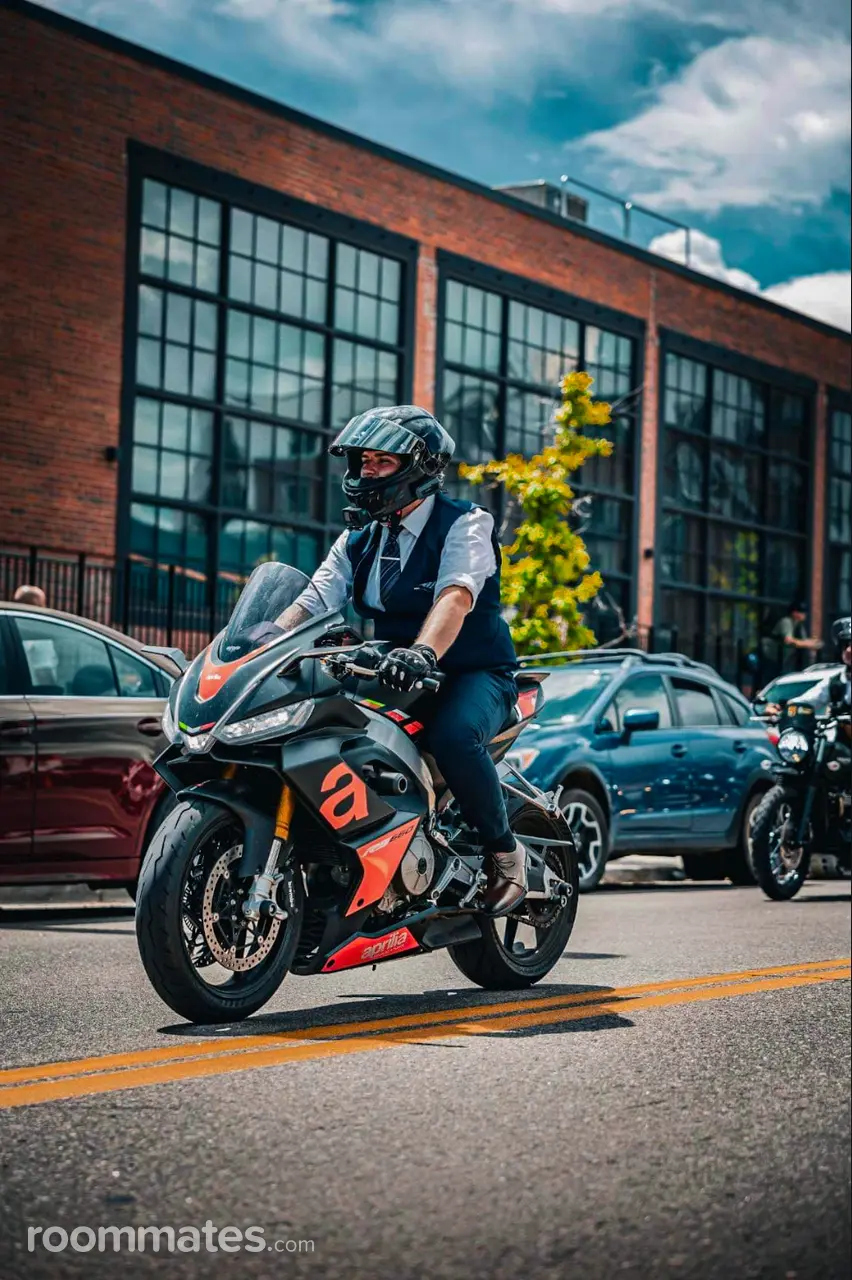 Profile photo 14 of 14