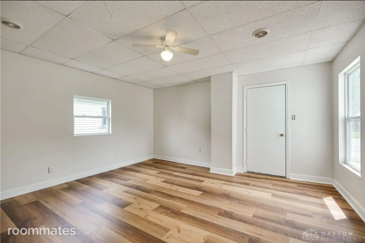 Profile photo 8 of 14