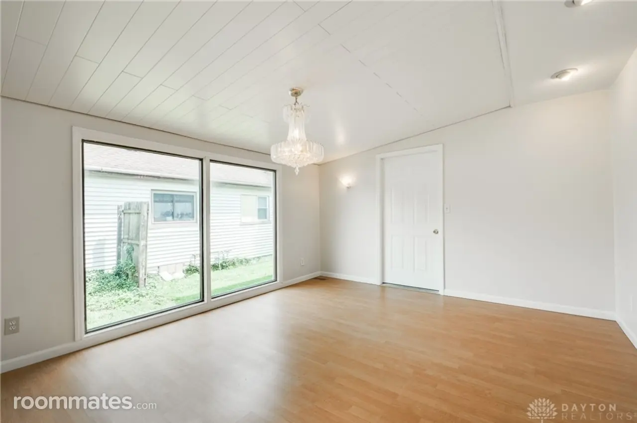 Profile photo 3 of 14