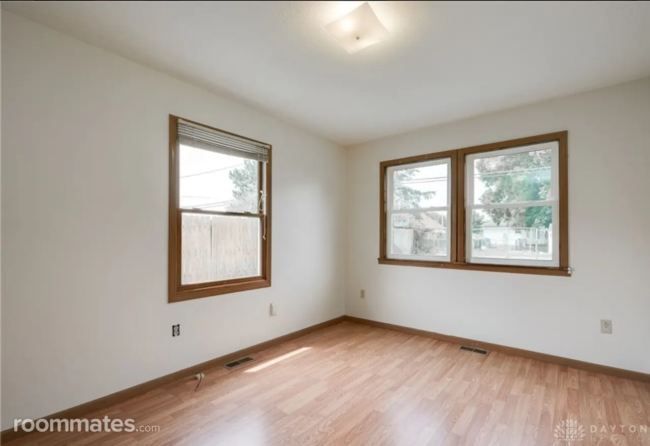 Profile photo 1 of 14