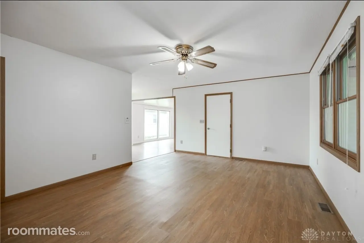 Profile photo 5 of 14