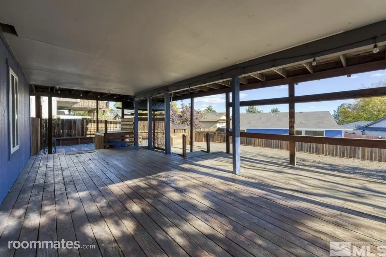 Profile photo 7 of 11