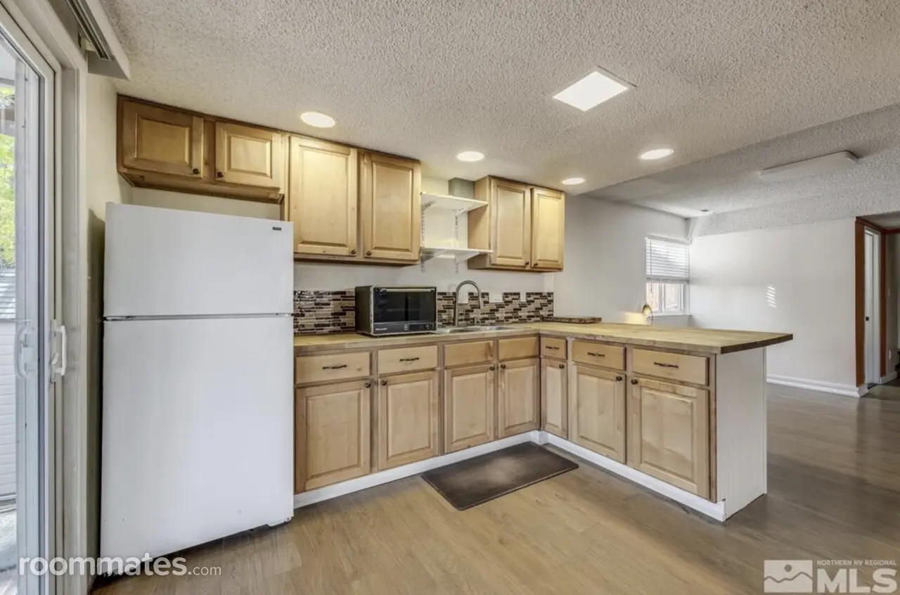 Profile photo 5 of 11