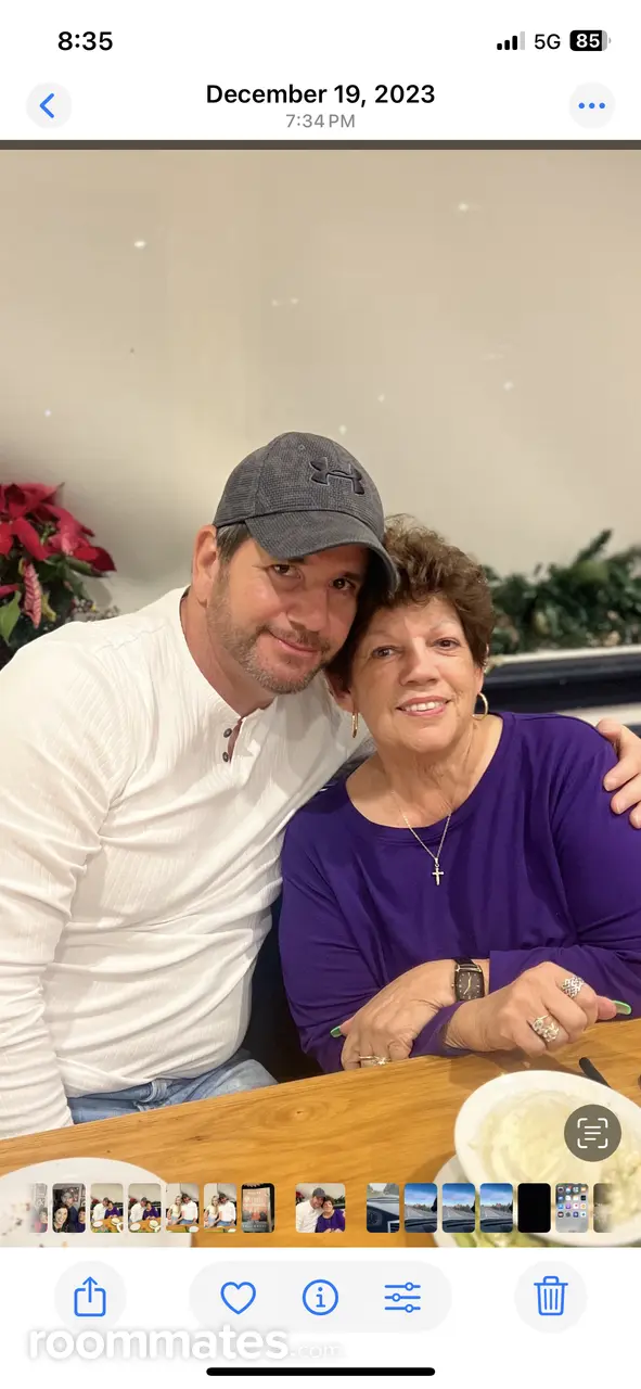 Profile photo 11 of 11