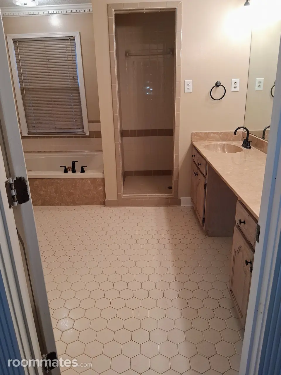 Profile photo 10 of 11