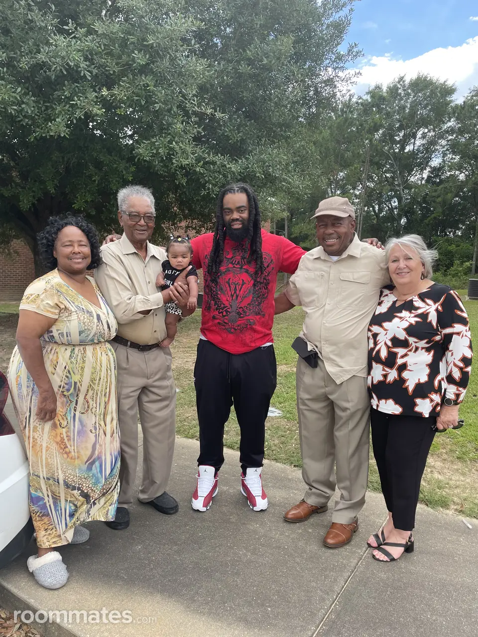 Profile photo 1 of 1