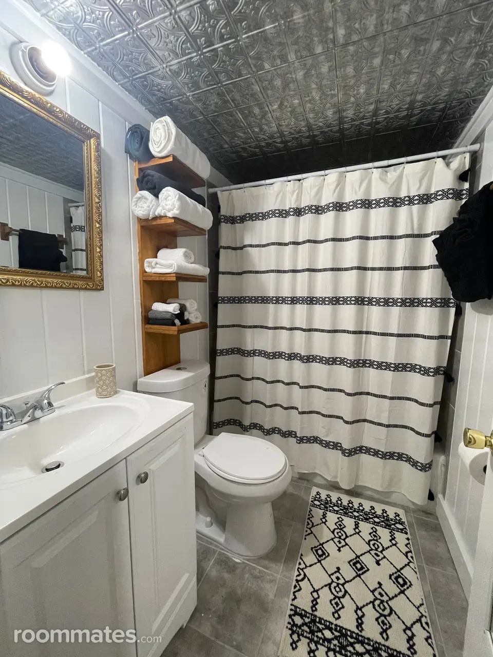 Profile photo 2 of 4