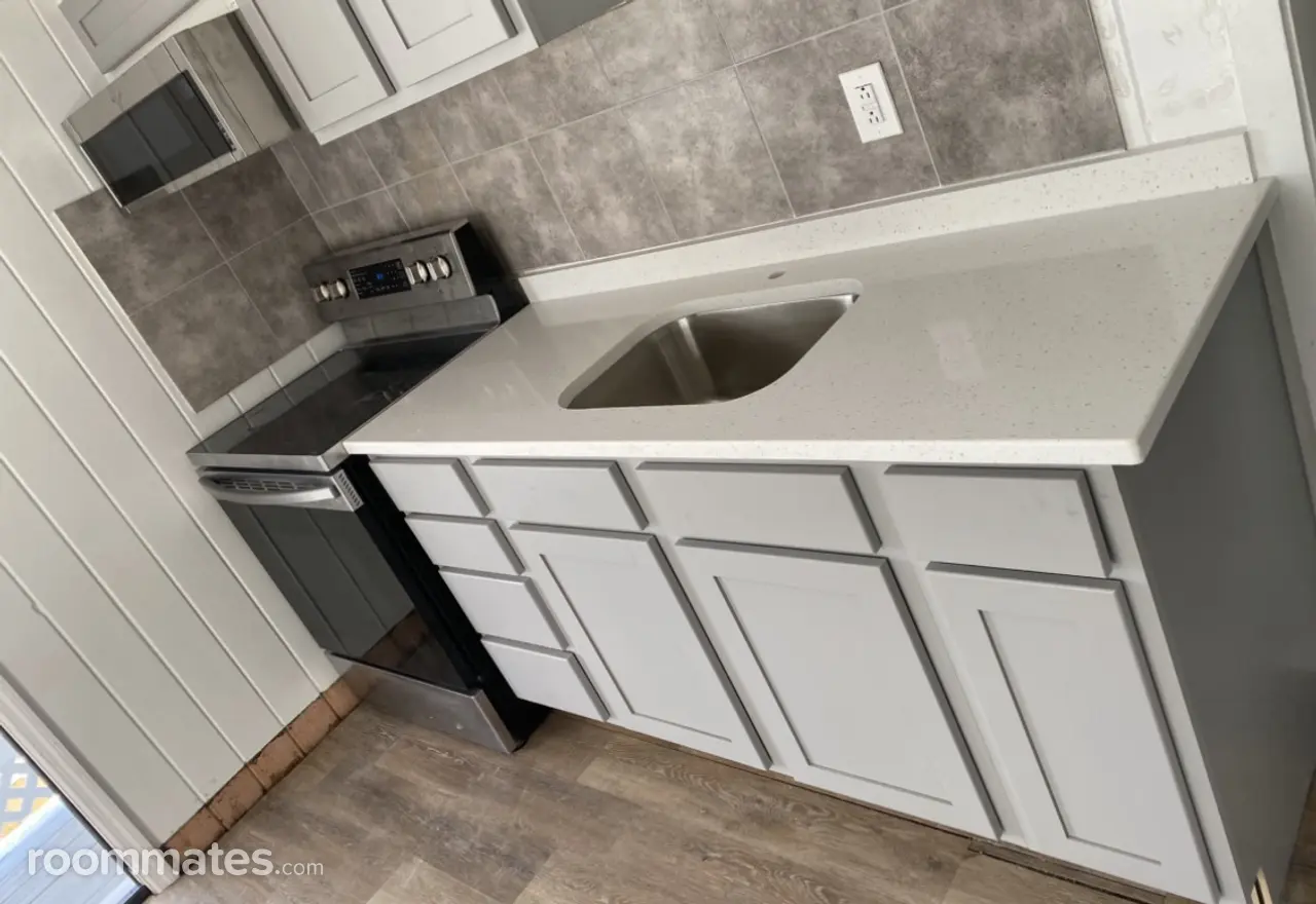 Profile photo 1 of 4