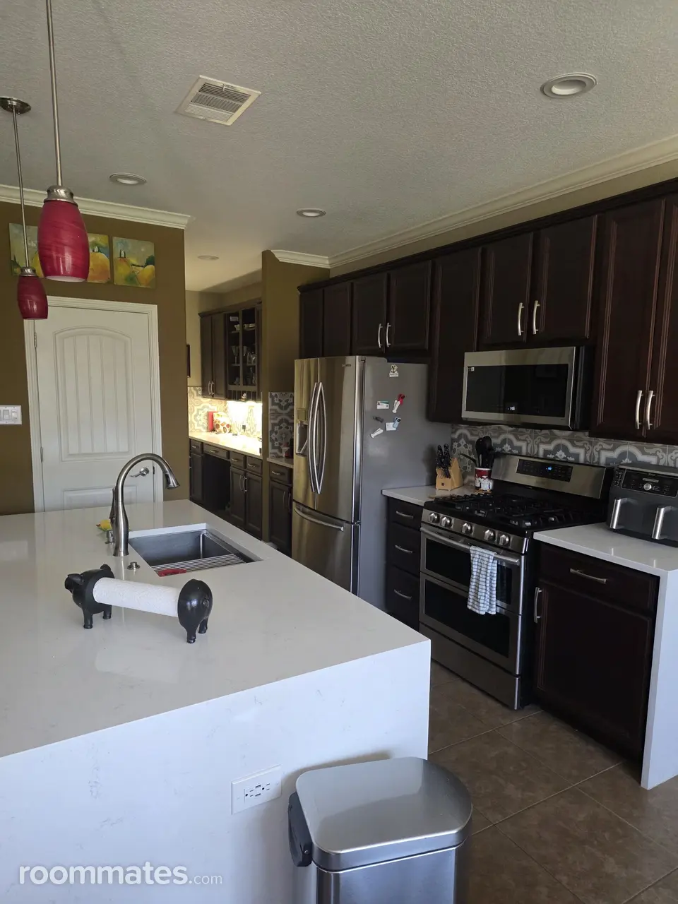 Profile photo 1 of 14