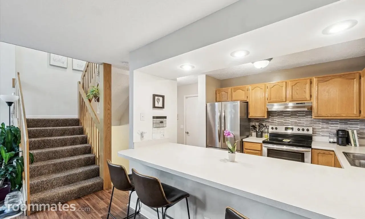 Profile photo 3 of 8