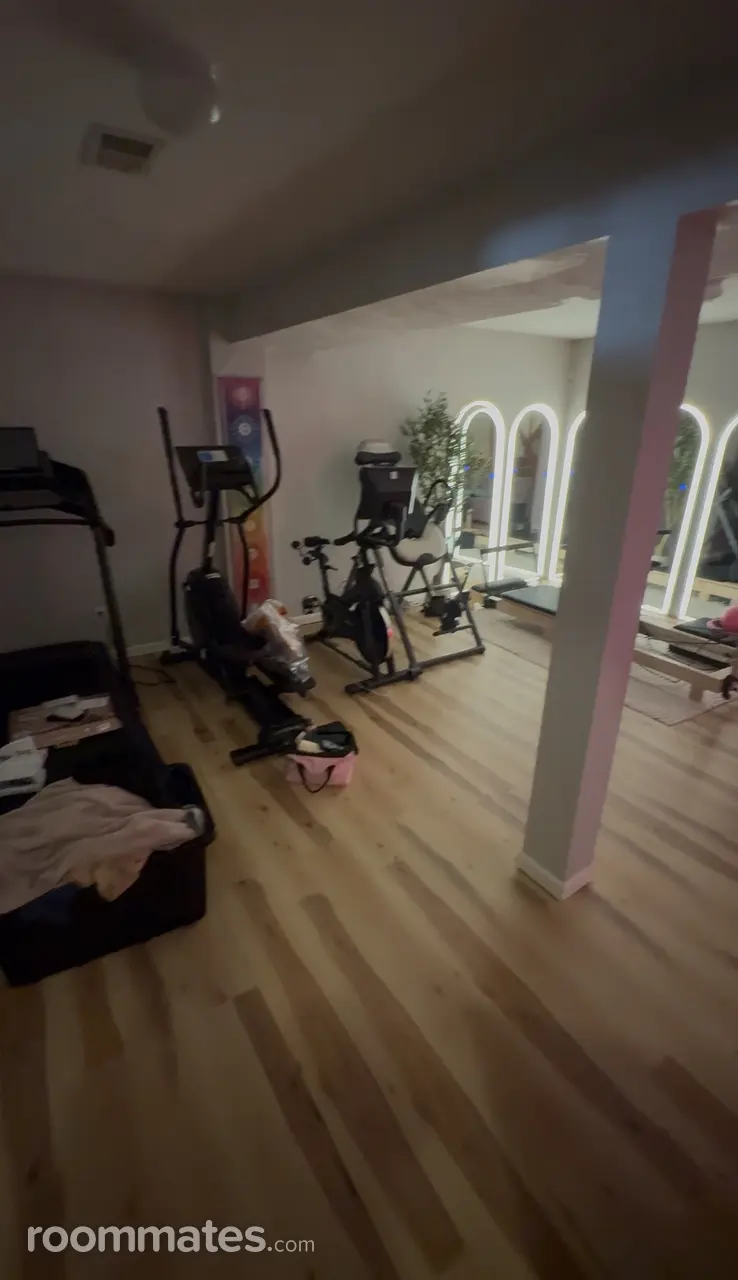 Profile photo 4 of 8