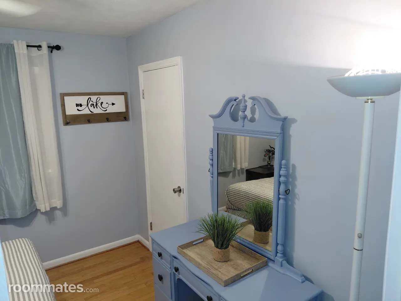 Profile photo 3 of 4