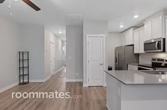 Room for rent in Arlington, WA $900, house