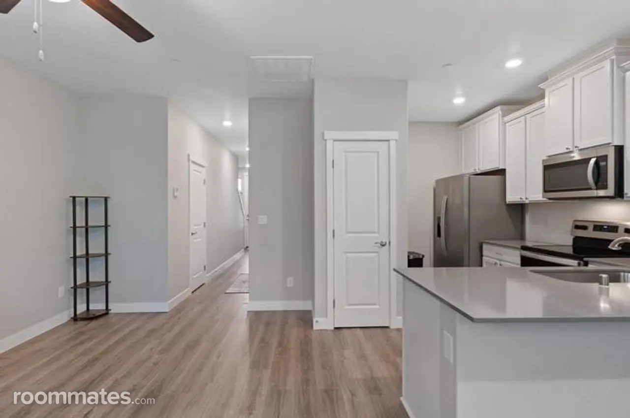 Profile photo 3 of 7