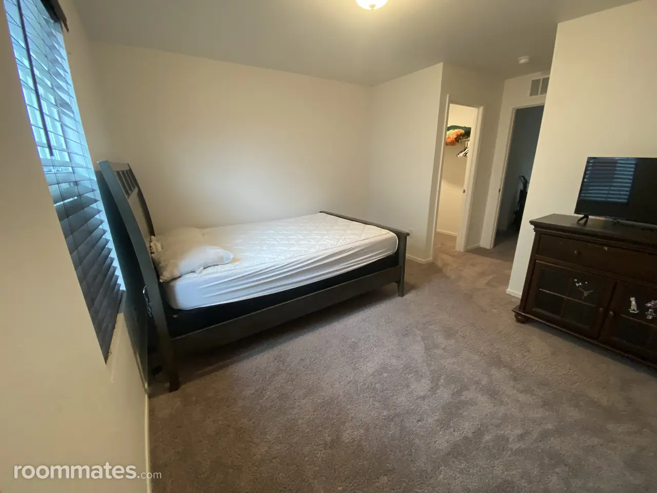 Profile photo 3 of 4