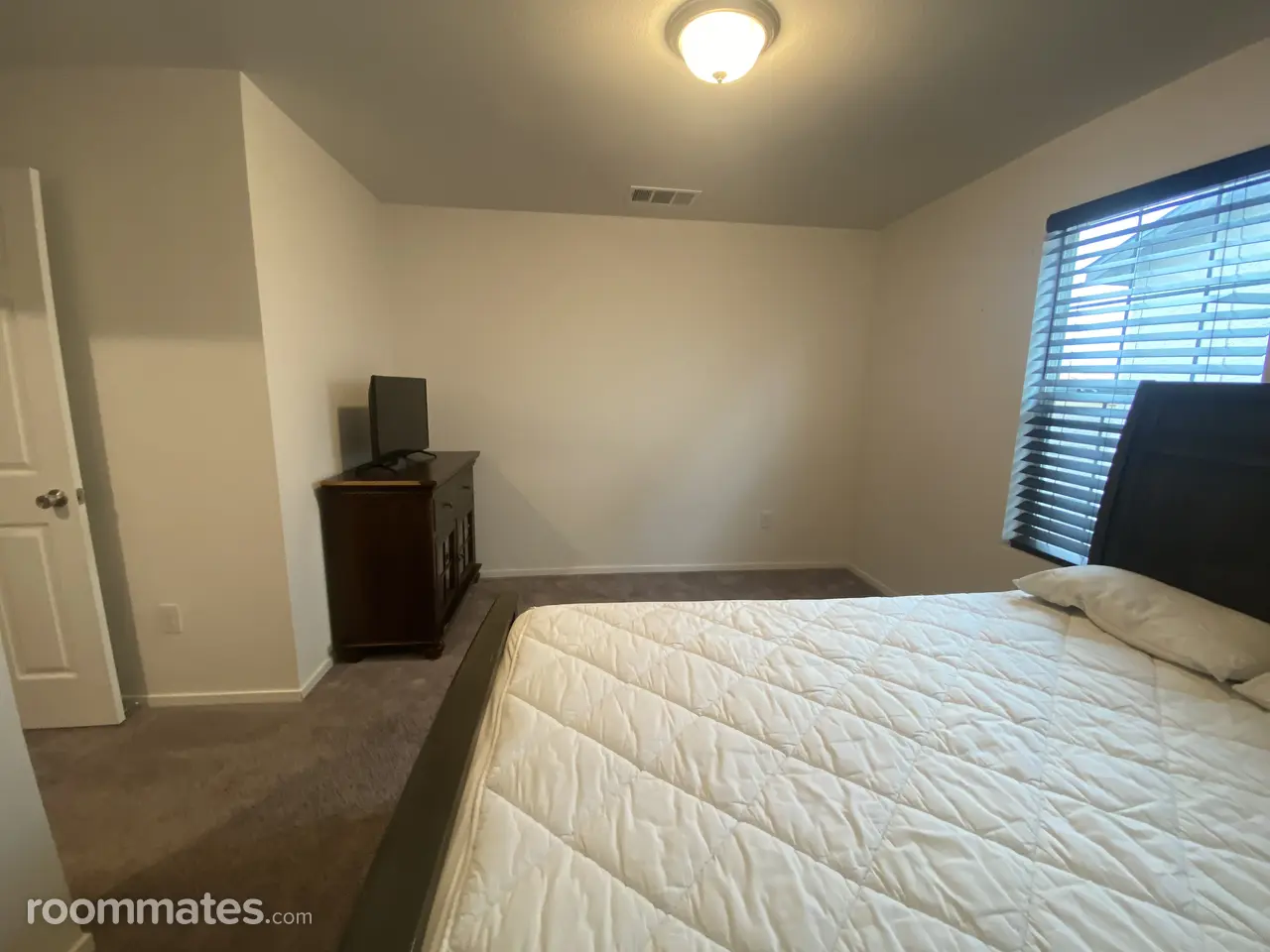 Profile photo 1 of 4