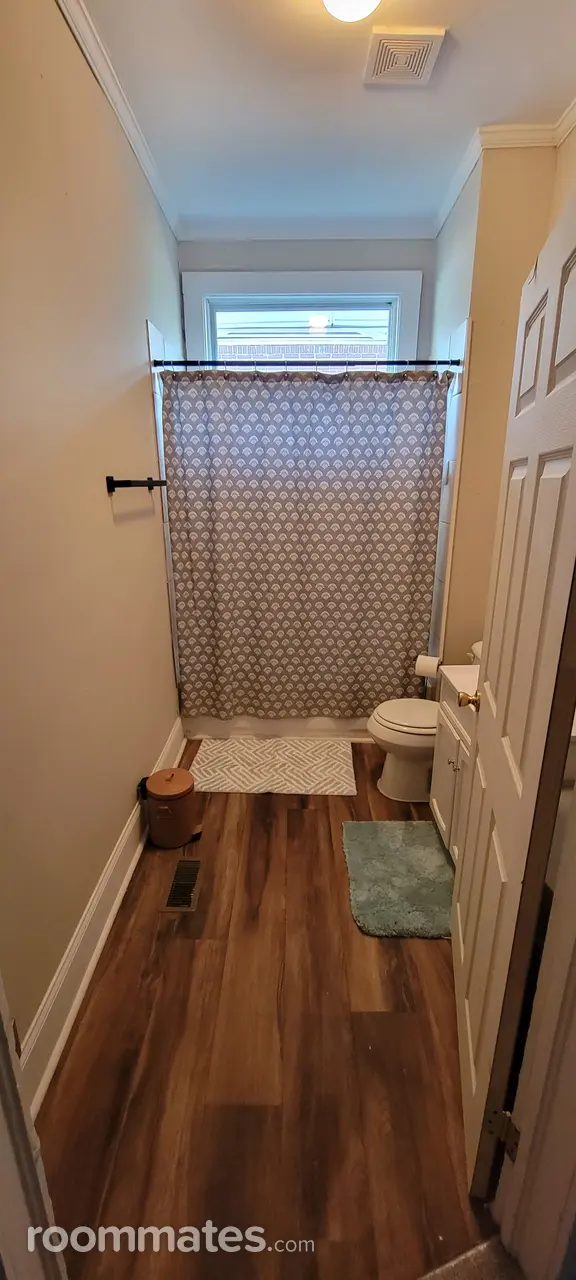 Profile photo 7 of 10