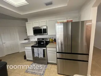 Room for rent in Port St. Lucie, FL $1000, house