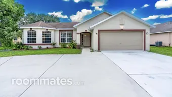 Room for rent in Port St. Lucie, FL $1000, house
