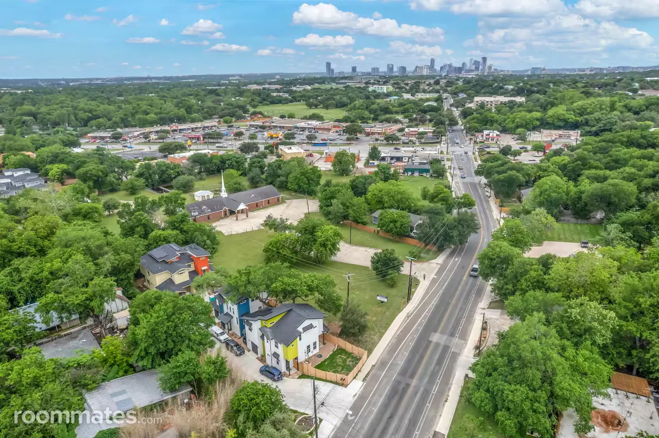 Profile photo 7 of 18