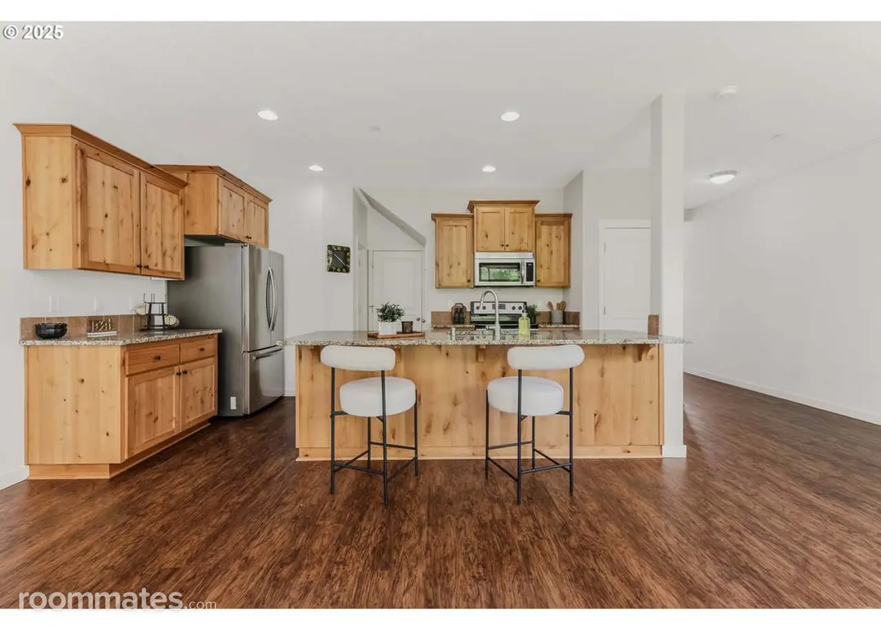 Profile photo 4 of 7