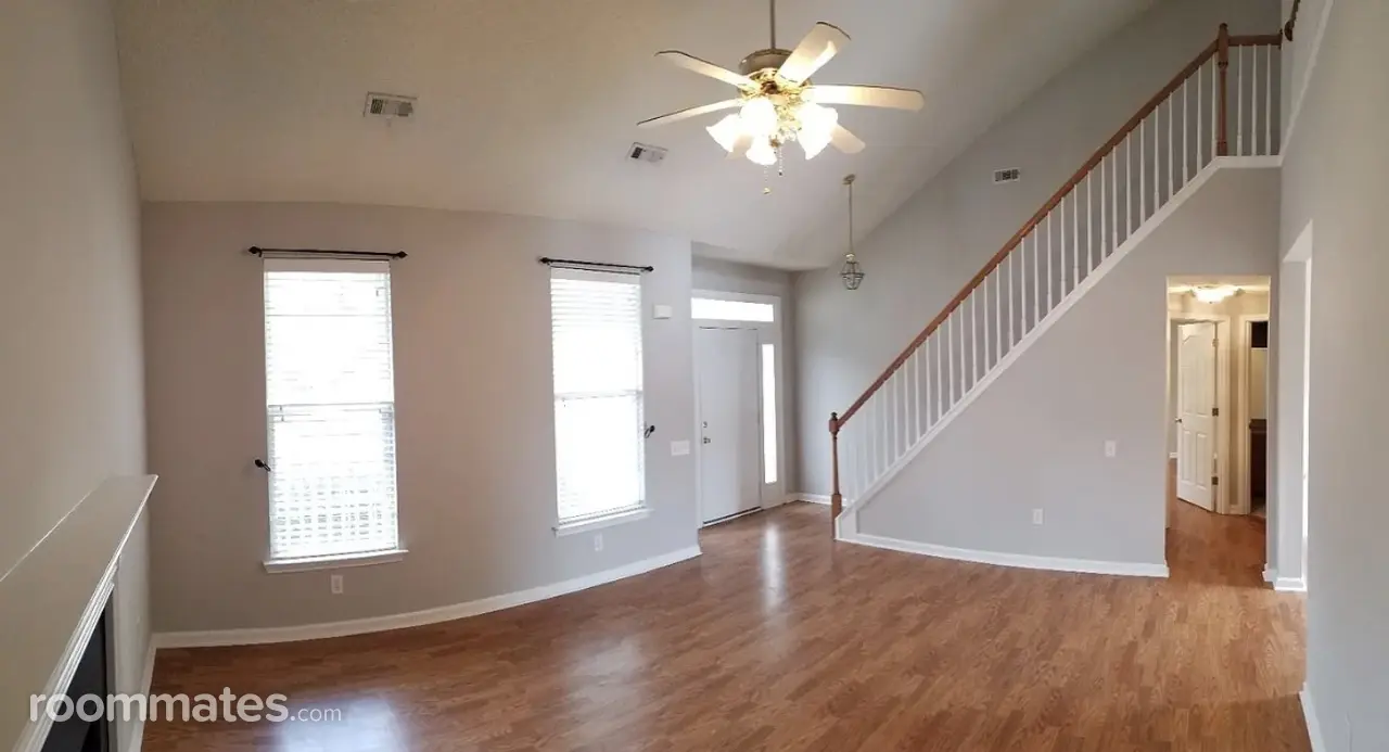 Profile photo 5 of 8