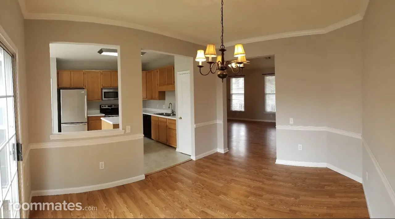 Profile photo 4 of 8