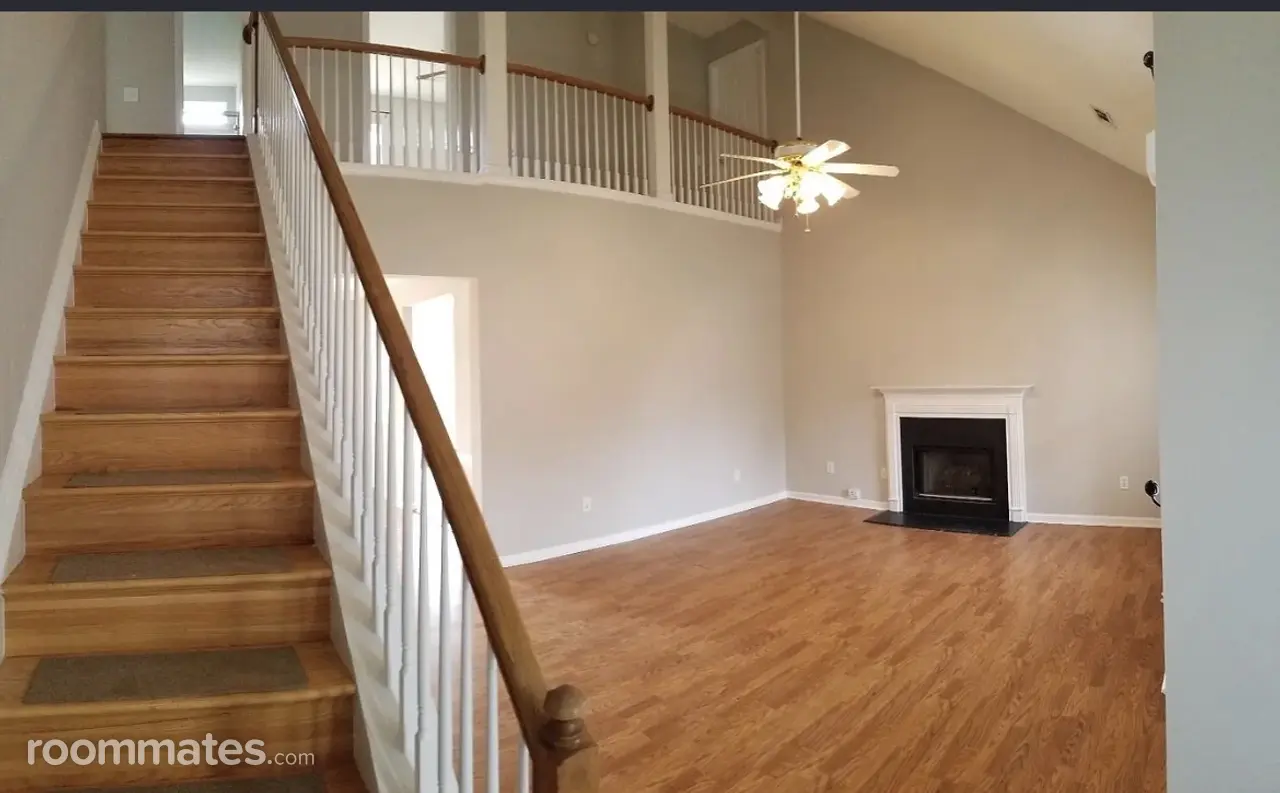 Profile photo 7 of 8