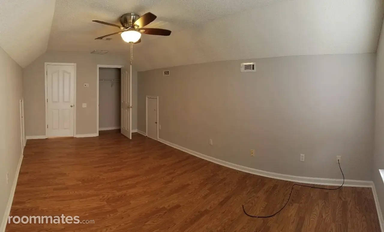 Profile photo 2 of 8