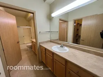 Room for rent in Bellingham, WA $930, condo