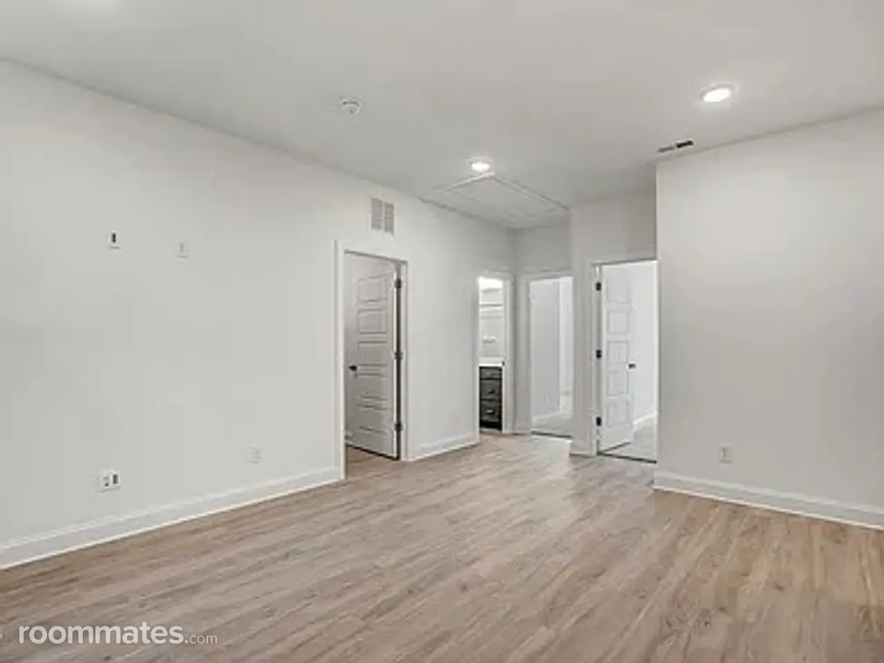 Profile photo 6 of 9