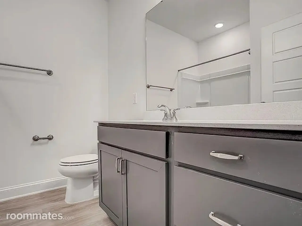 Profile photo 3 of 9