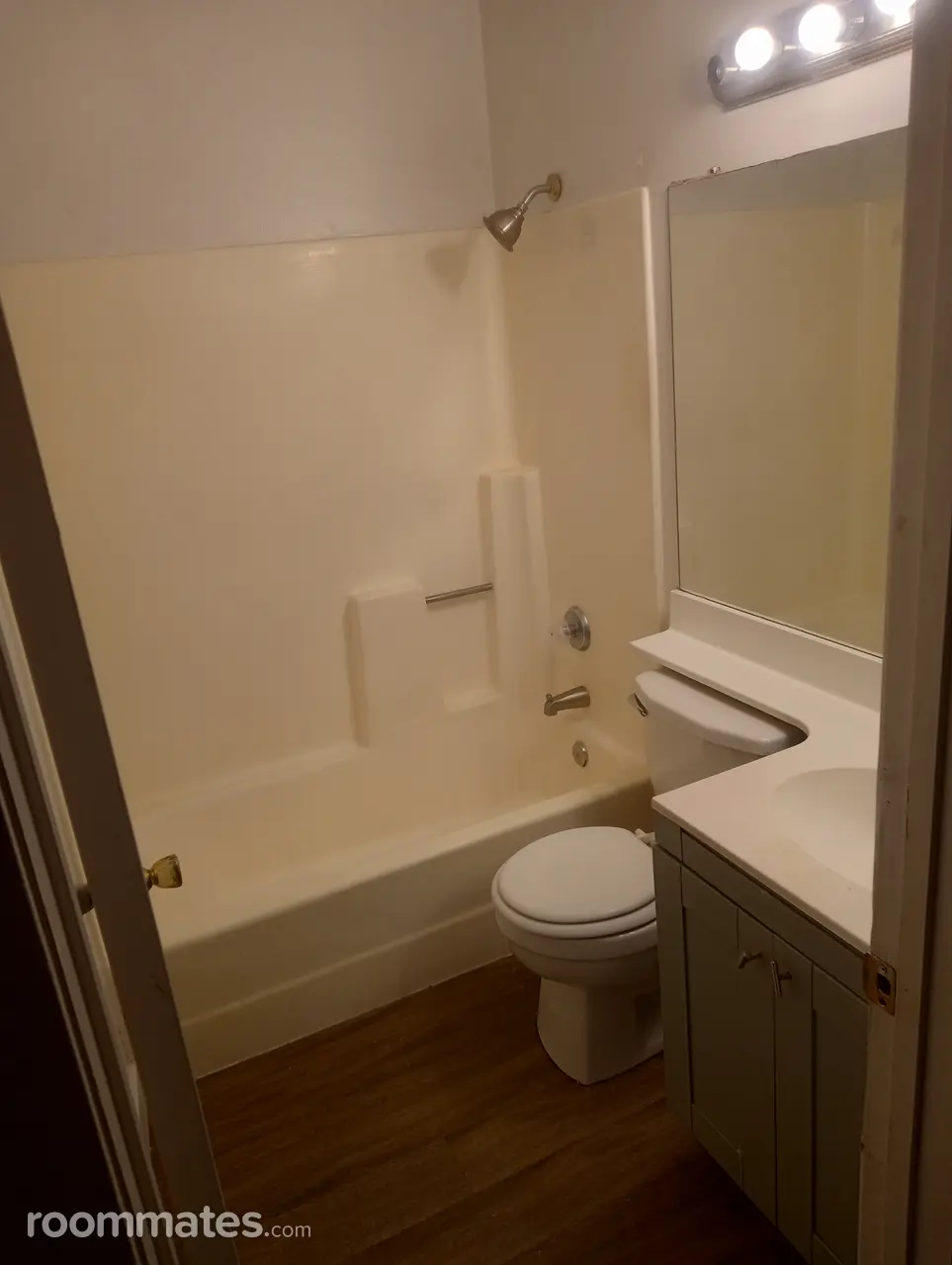 Profile photo 5 of 8