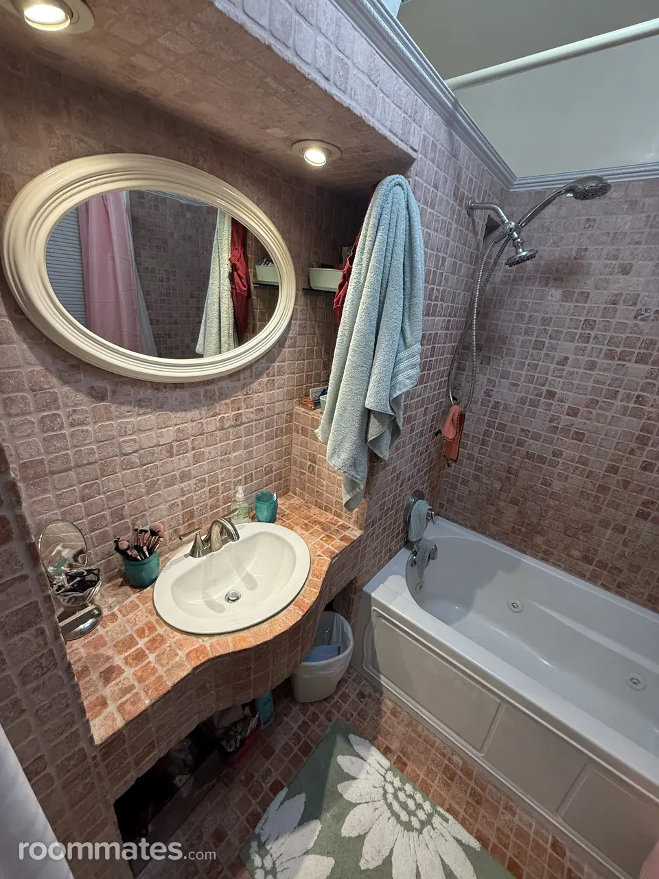 Profile photo 9 of 10