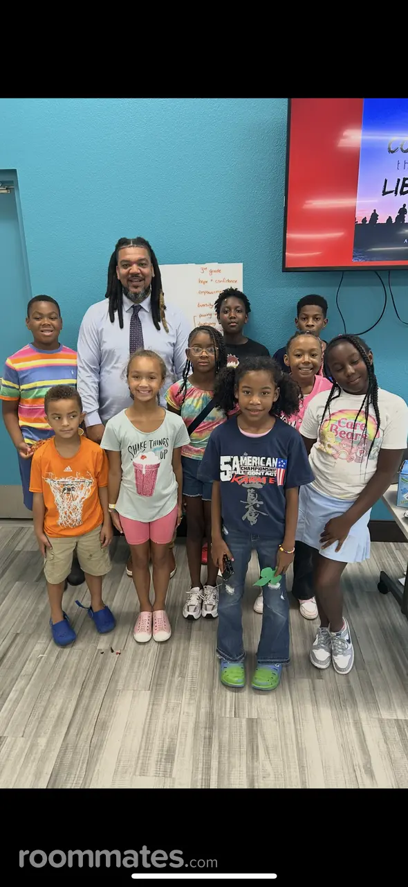 Profile photo 15 of 16