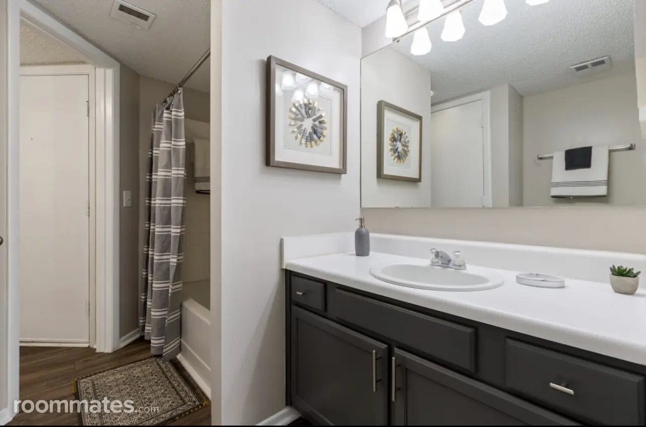 Profile photo 1 of 3