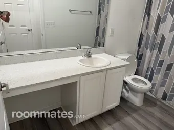 Room for rent in Jacksonville, FL $1250, house