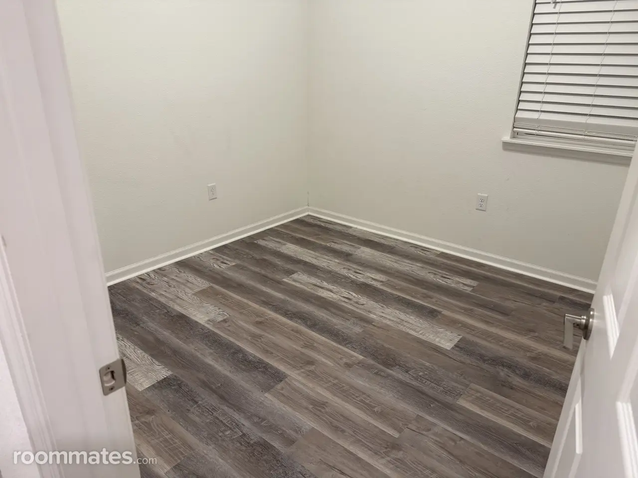 Profile photo 3 of 8