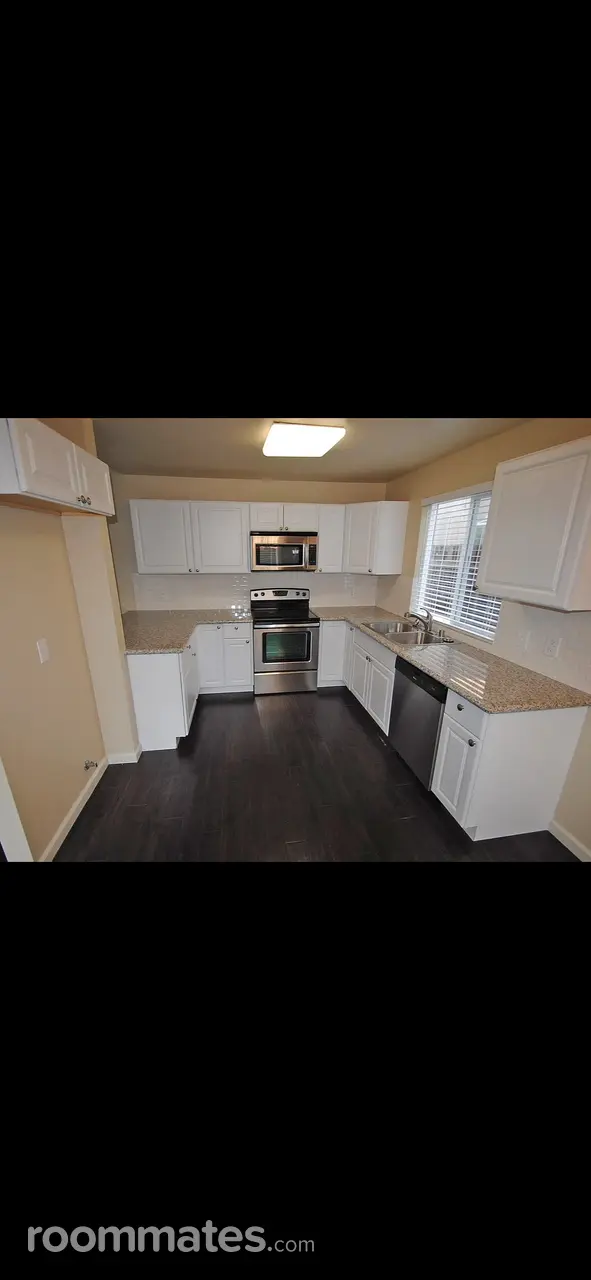 Profile photo 3 of 8