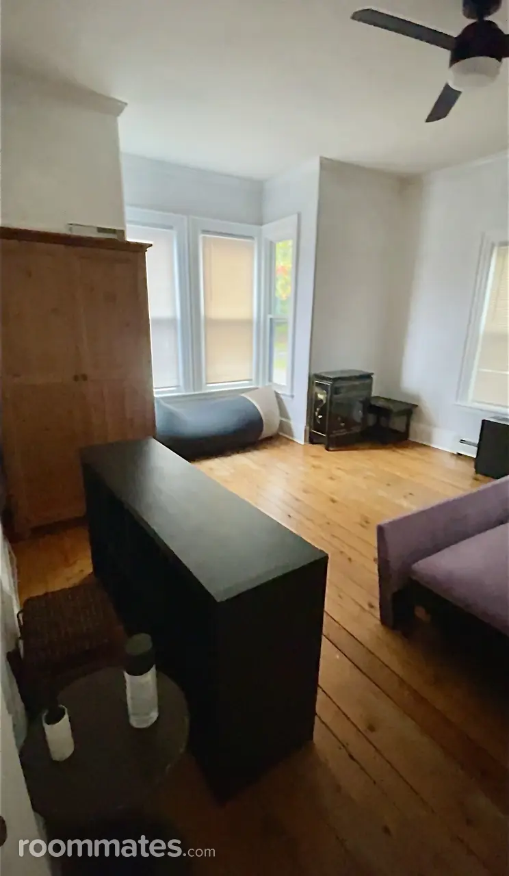 Profile photo 1 of 5