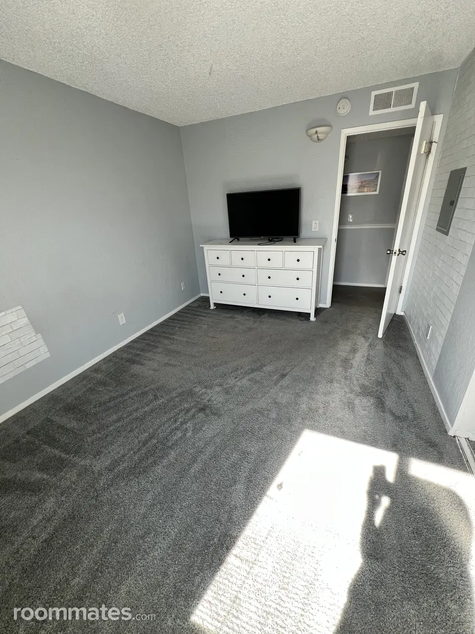 Profile photo 4 of 5