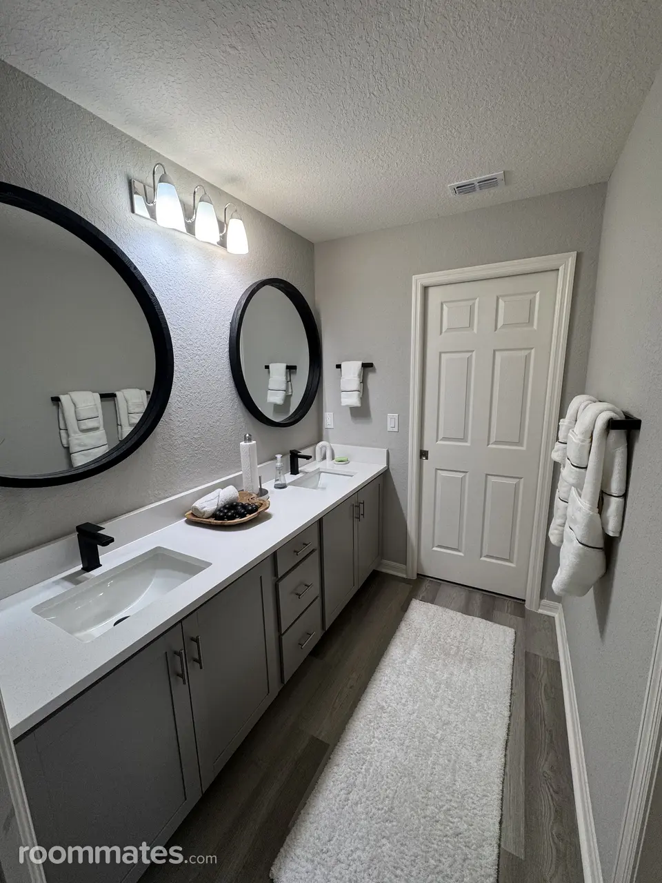 Profile photo 8 of 10