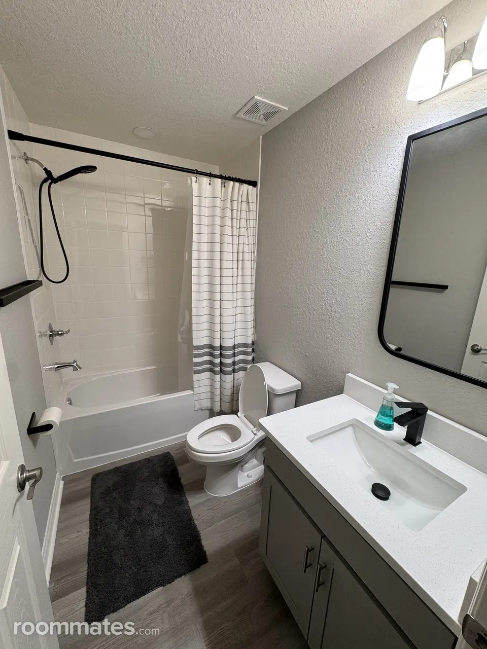 Profile photo 9 of 10