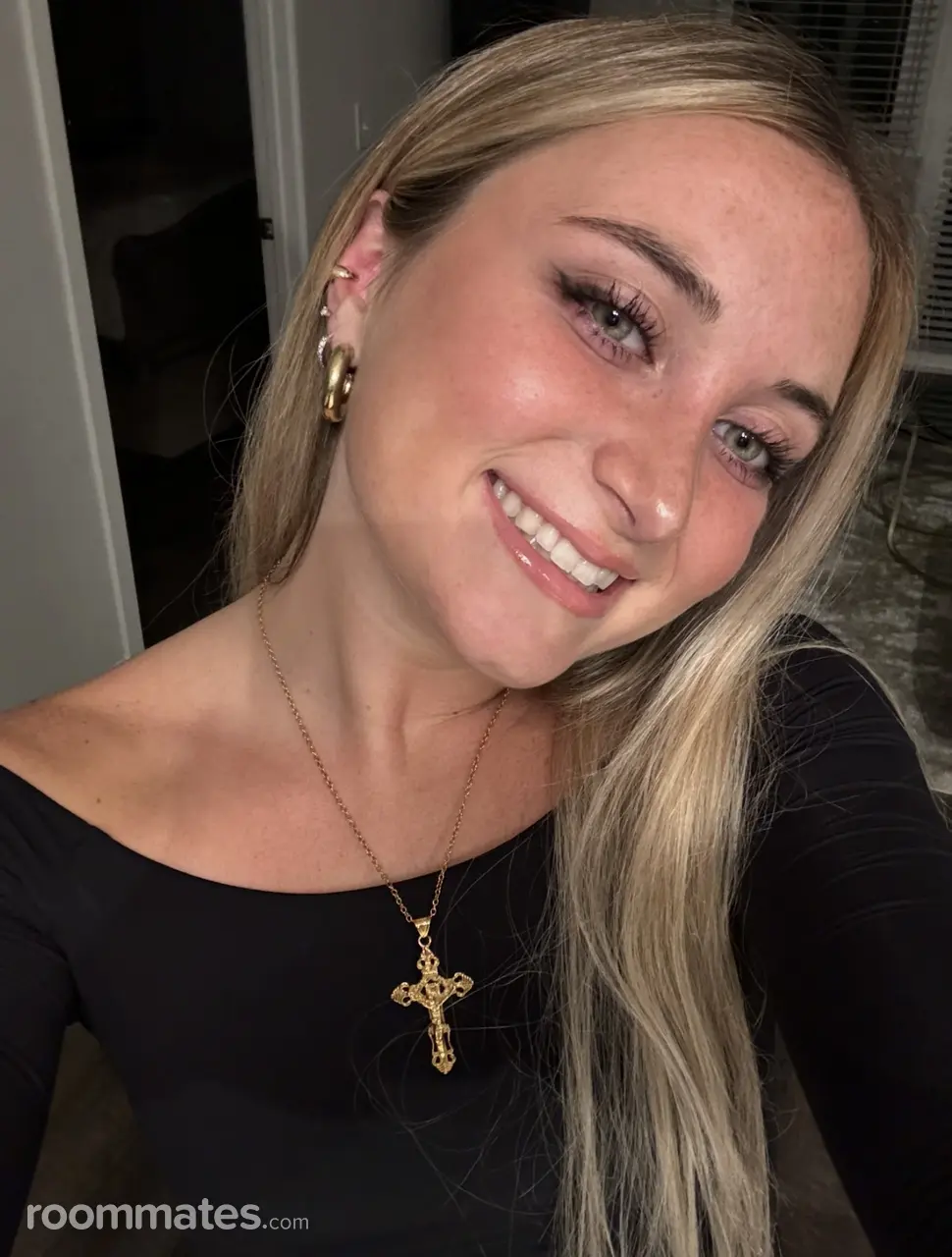 Profile photo 4 of 4