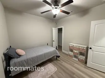 Room for rent in Pace, FL $850, house