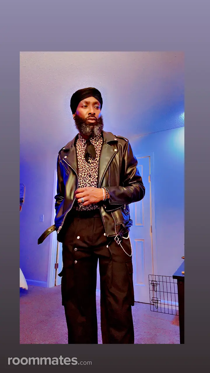 Profile photo 1 of 1