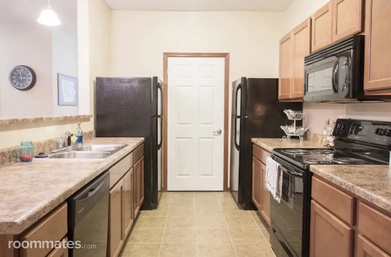 Profile photo 4 of 15