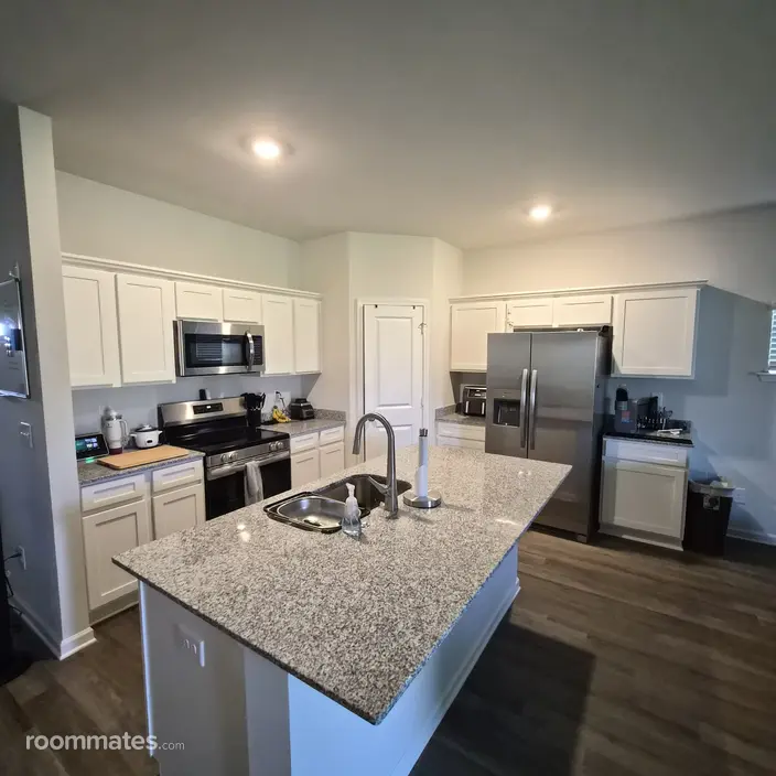 Room for rent in Hopkins, SC $850, house