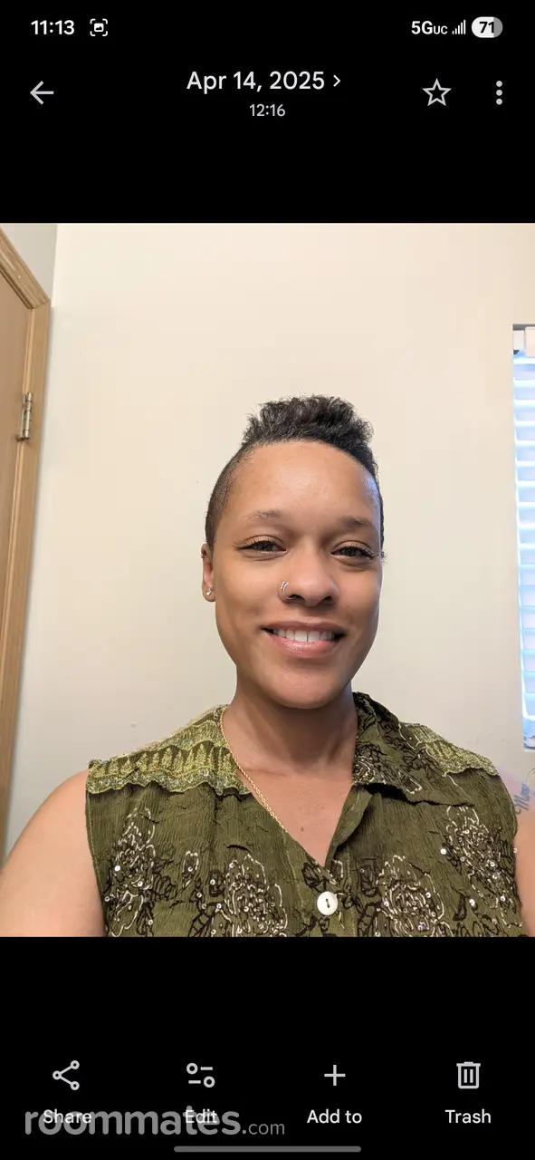 Profile photo 7 of 10