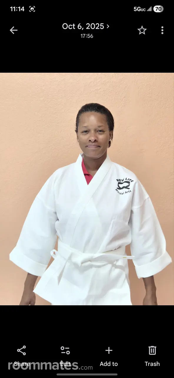 Profile photo 6 of 10